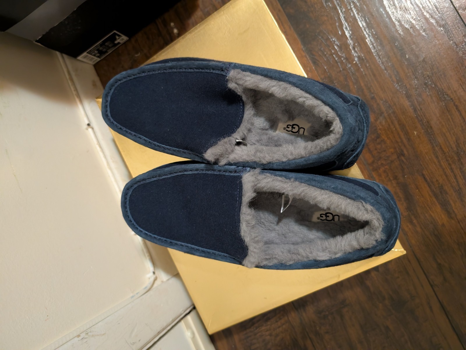 Ugg Mascot Wool - image 3