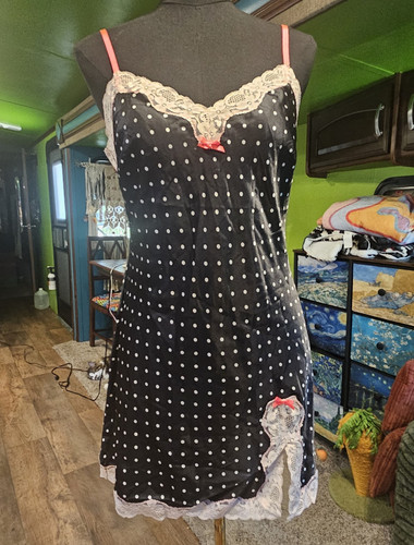 Victoria's Secret M/M Full Slip Black Polka Dot Lace Trim Adjustable Straps