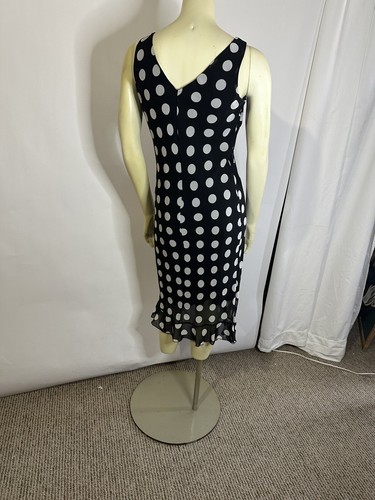 Asymmetrisches Kleid Fumblin Foe schwarz mit weißen Tupfen und Rüschensaum - Bild 11 von 12