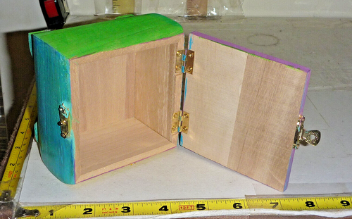 Hand Painted Wood Trinket Box With Lighthouse -Brass Hinges & Hasp ~4 x 4 x 3" - Picture 6 of 10