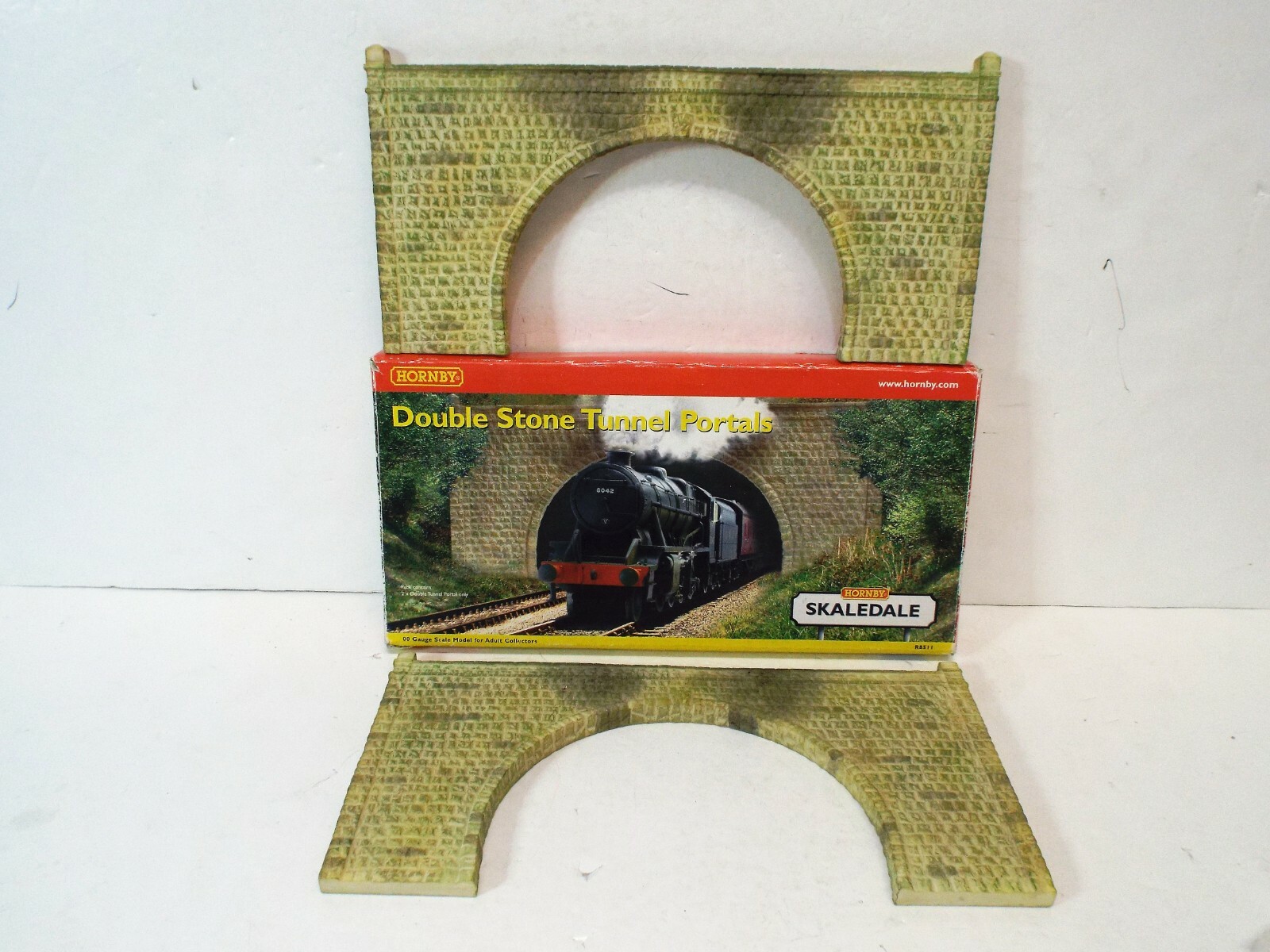 HORNBY SKALEDALE R8511 DOUBLE STONE TUNNEL PORTALS BOXED (K757)