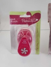 2x Craft/hobby/card Making Punches Cutters 