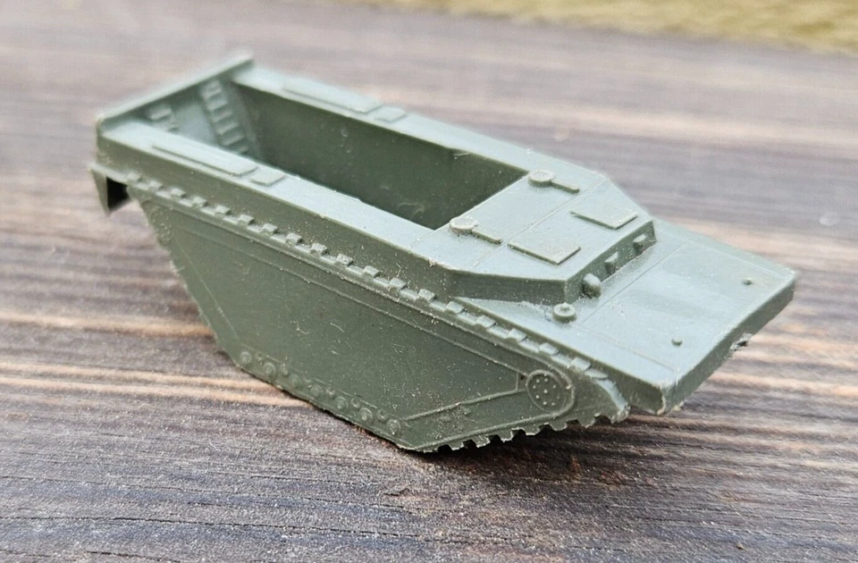 Mini vehículo militar MPC de colección Segunda Guerra Mundial juguete de plástico mini lancha de aterrizaje US LVT4 Foto 2 de 4