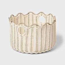 Scalloped Poly Rattan Medium Decorative Basket Cream