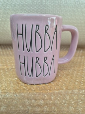 RAE DUNN Großer Buchstabe Übergroßer Tee Kaffee Becher HUBBA HUBBA Artisan Serie Flieder