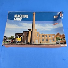 HO Scale Walthers Cornerstone Machine Shop 933-2902