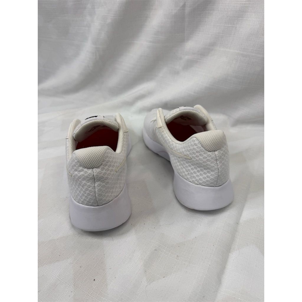 Nike Women's Tanjun White Running Sneakers Size 7.5 thumbnail 4