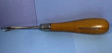 VINTAGE LATCH HOOK HAND TOOL WOOD HANDLE ENGLAND