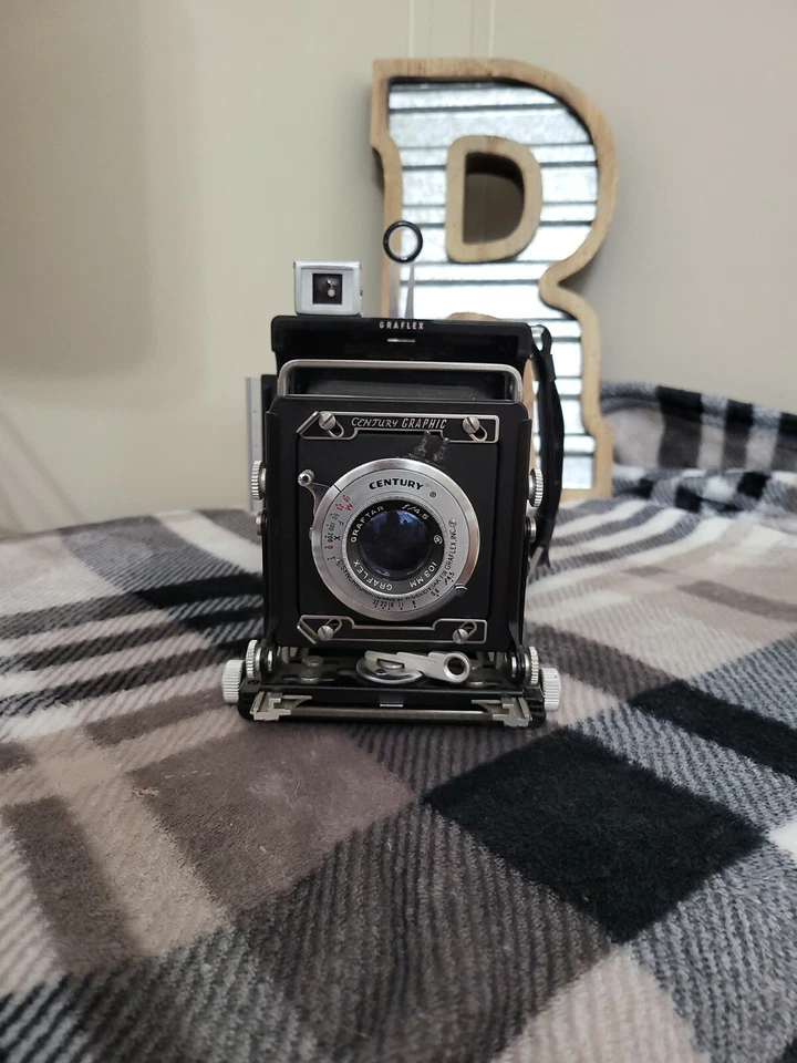 Câmera Gráfica Century GRAFLEX 2x3 - Década de 1950 com 103mm F4.5  - Imagem 2 de 4