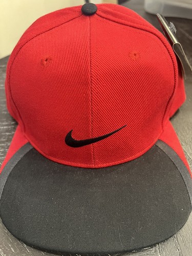 Nike Golf Tiger Woods Victory Sunday Hat Cap Adult Adjustable w/ Black Bill