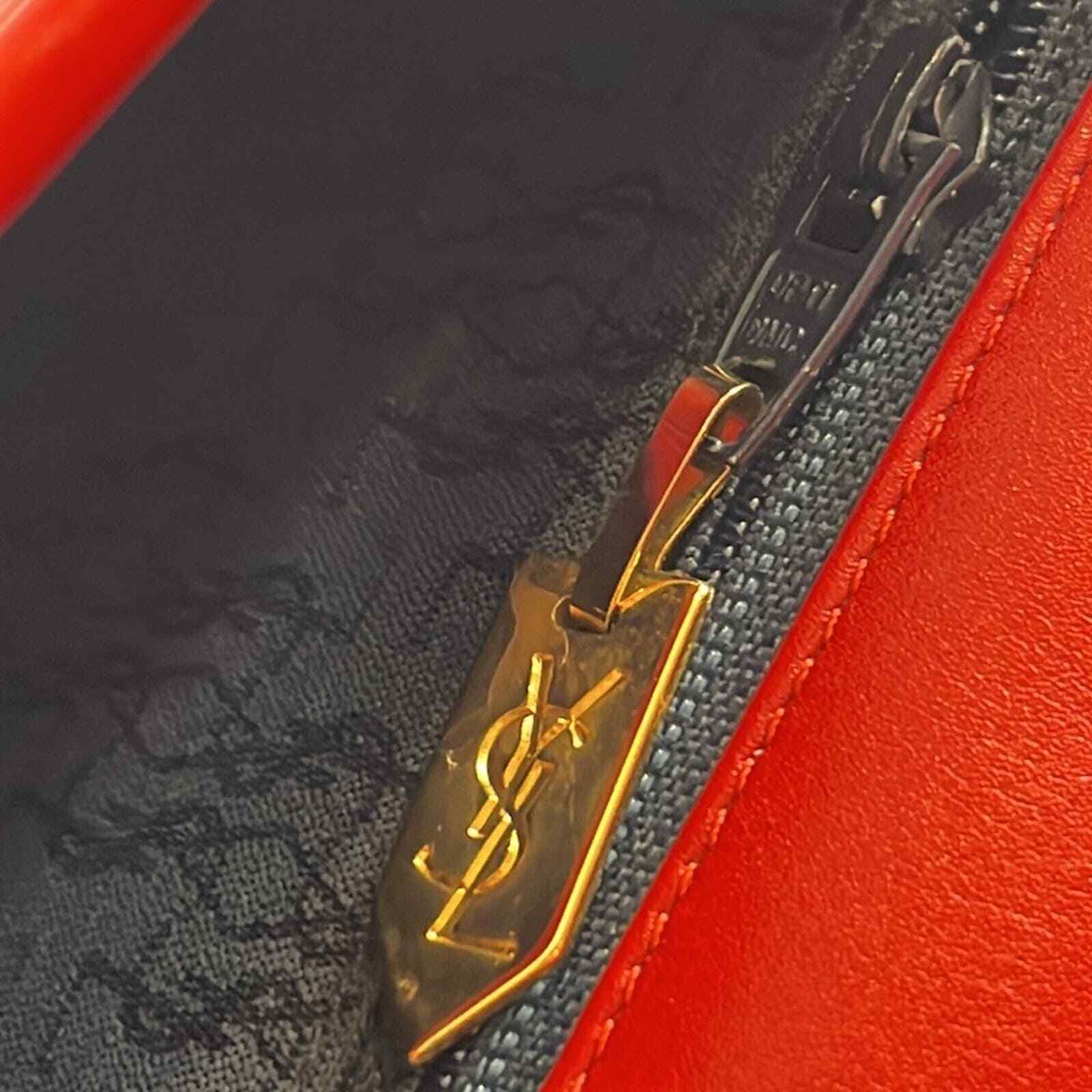 Yves Saint Laurent Borsa a tracolla in pelle rossa