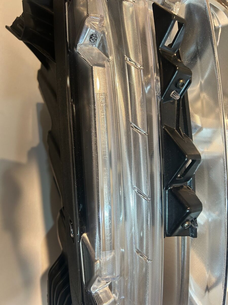 OEM 22-23 Left Driver Side LED Headlamp / Chevy Silverado OEM 22-23 Left Driver Side LED Headlamp / Chevy Silverado