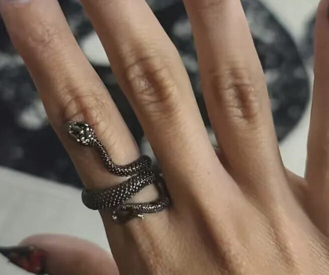 Taylor Swift reputation スネークリング　黒 Snake Reputation Ring – morphomerch