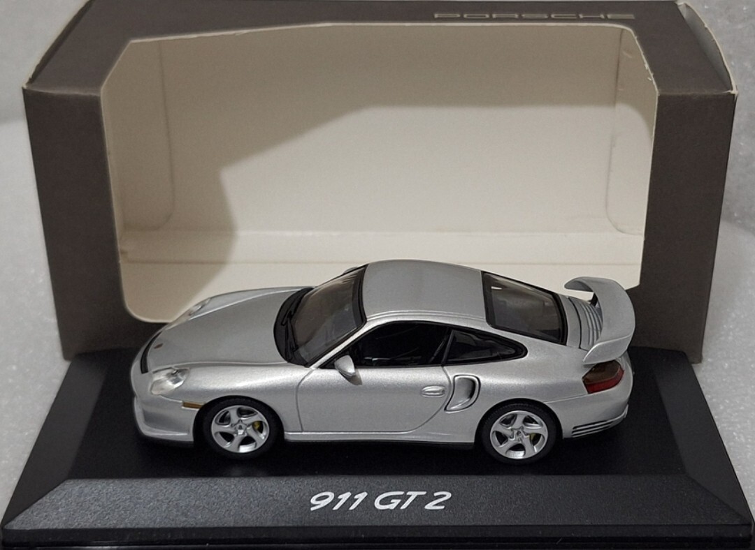 Porsche 911 996 GT2 2001 Silver 1:43 Minichamps WAP 020 073 11