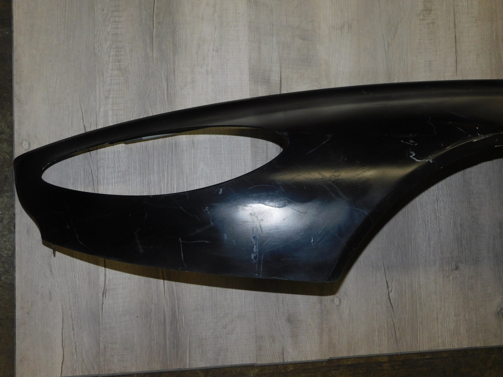 06-17 ASTON MARTIN VANTAGE (BLACK) LEFT FENDER OEM# 6G33-16006