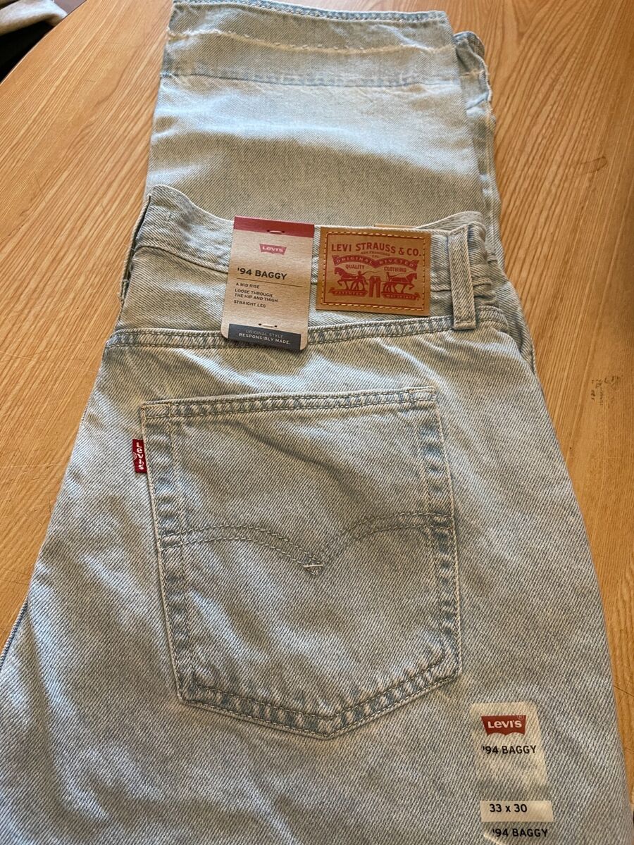 Levi '94 Baggy Distressed Jeans - Size 33 x 30 - Light Wash Levi '94 Baggy Distressed Jeans - Size 33 x 30 - Light Wash
