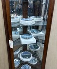 64476  PULASKI Lighted Corner China Cabinet Curio — photo 4