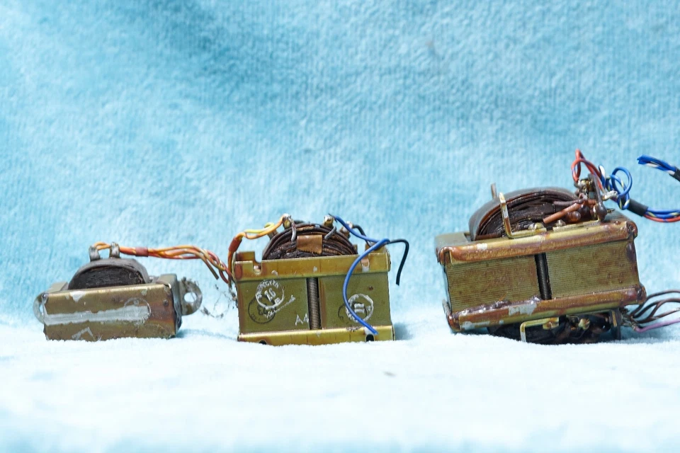 VINTAGE PARTRIDGE VARNISH-DIPPED VALVE AMPLIFIER MAINS/OUTPUT/CHOKE TRANSFORMERS - Image 4 of 4