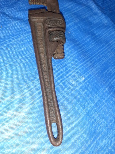 Vintage Small Roxco 6" Pipe Wrench Trimont Mfg. Co. Roxbury Mass. - Picture 3 of 15