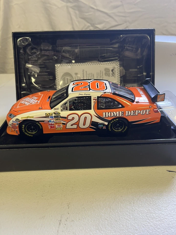 Toyota Camry Elite 987/1.000 2009 Home Depot Joey Logano #20 Foto 3 de 4