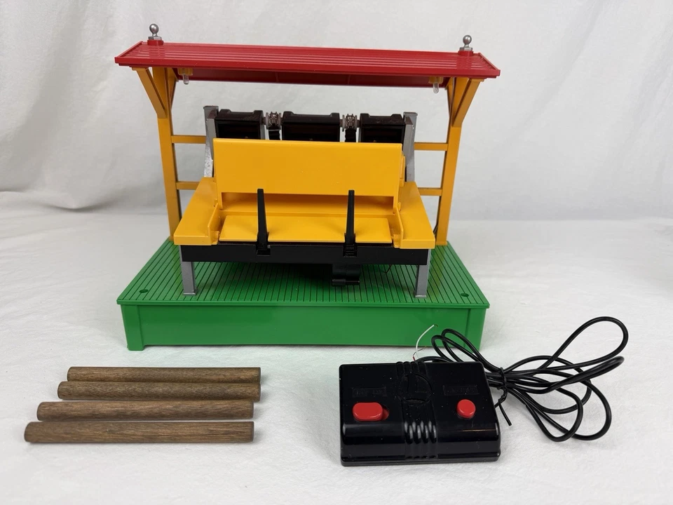 Lionel Operating Log Loader Train 164 Model 6-12915 with logs - Image 2 of 4