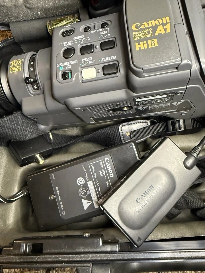 Videocámara Canon A1 Hi8 8 mm - Para piezas/reparación - Incluye batería, cargador y estuche rígido Foto 3 de 4