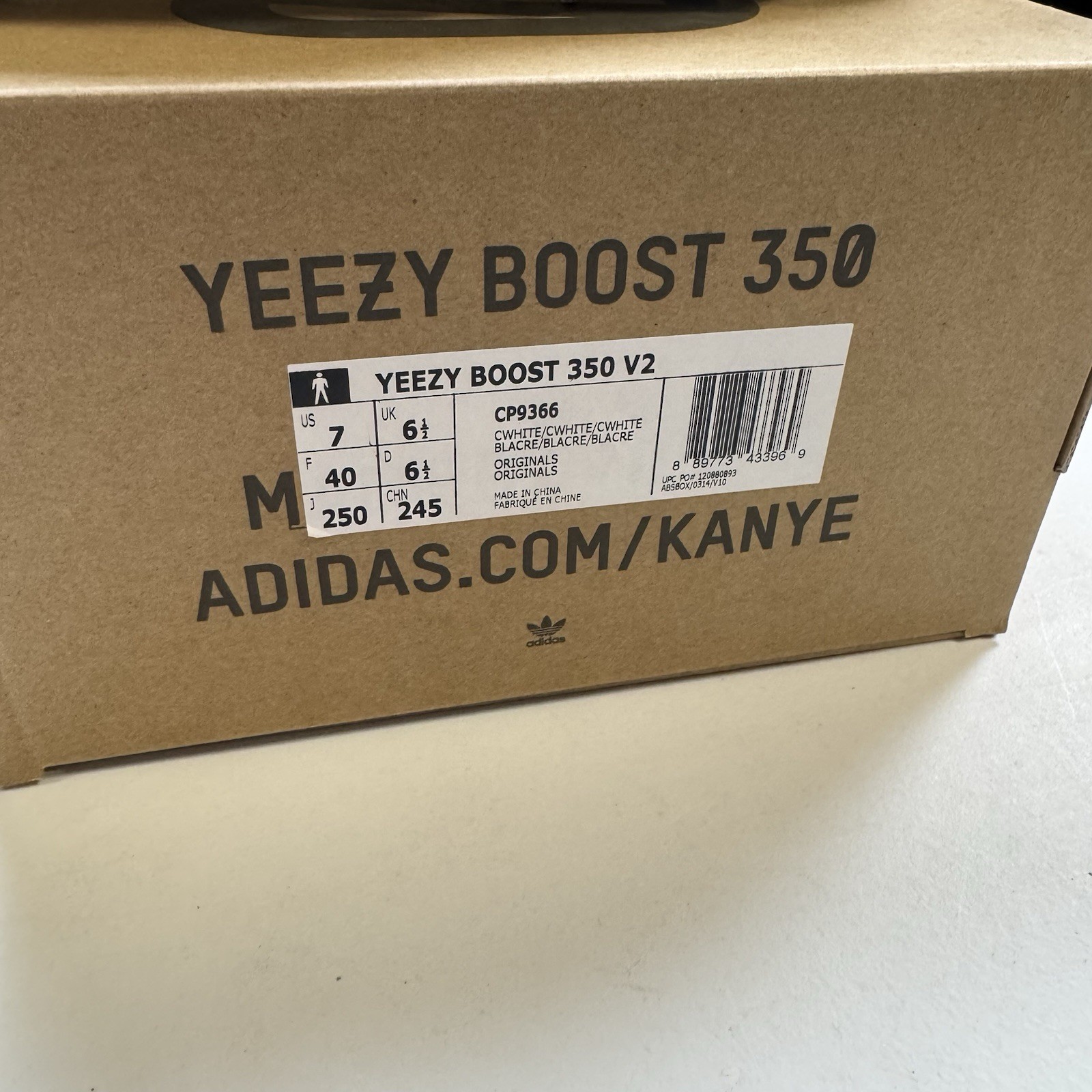 Adidas Men's Yeezy Boost 350 V2 Cream Triple White | CP9366 | Size 7 Mens thumbnail 5