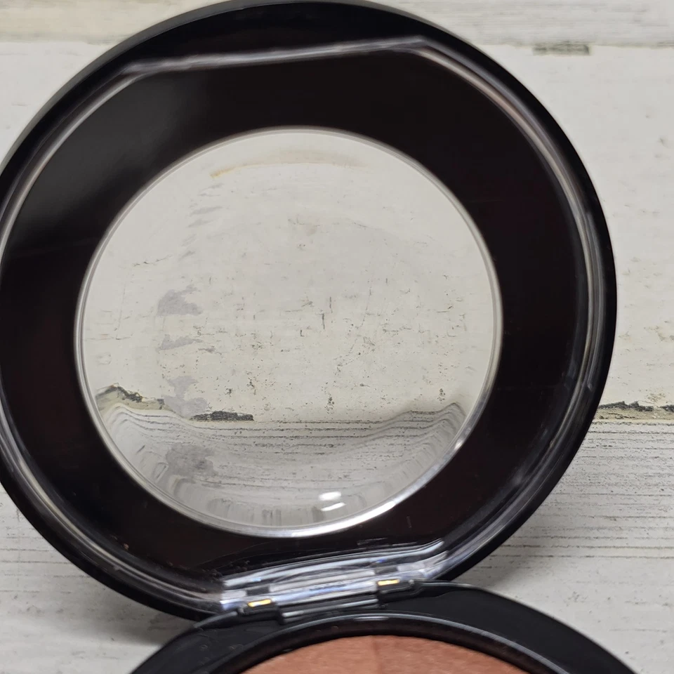 MAC Mineralize Skinfinish PERFECTLY LIT New NO BOX RARE HTF 0.28 Oz - Image 3 of 4