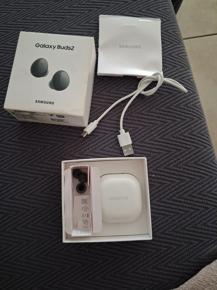 Samsung Galaxy Buds+, photo 1 sur 2