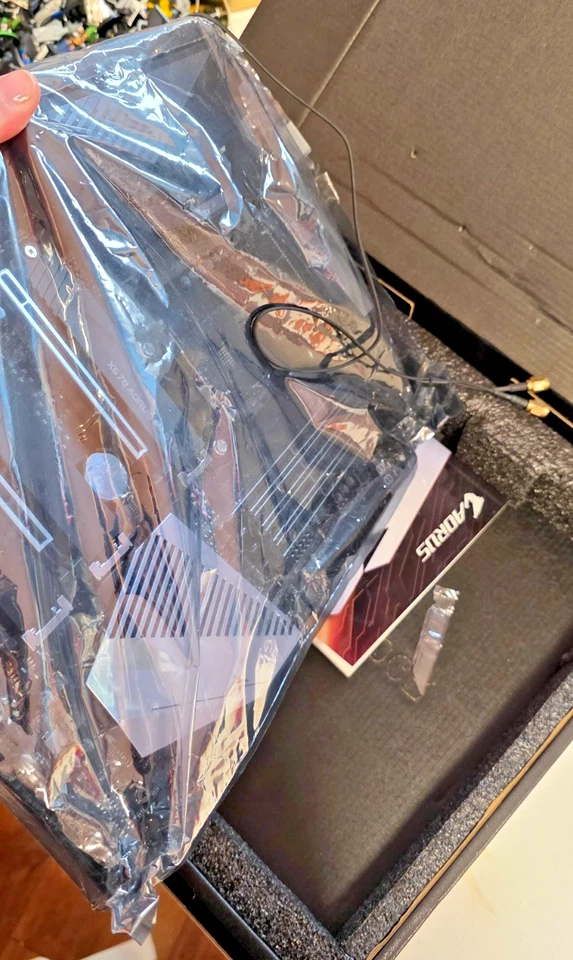 x570 Aorus Master Motherboard + 32GB 3200Mhz & 8GB 2666Mhz DDR4 + Noctua Fans - Image 3 of 4