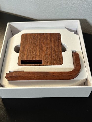 Soporte de escritorio para Apple Watch resistente resistente - madera oscura - base de madera maciza - Imagen 6 de 16