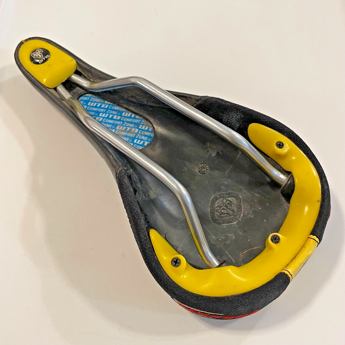 WTB Yeti Cycles純正サドル 黒/黄色 WTB Yeti Cycles純正サドル 黒/黄色