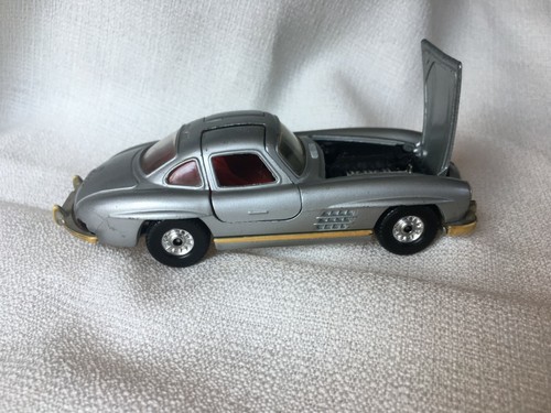 DE COLECCIÓN COCHE FUNDIDO A PRESIÓN CORGI JUGUETES PLATA MERCEDES BENZ 300SL DURO ROADSTER - Imagen 9 de 9