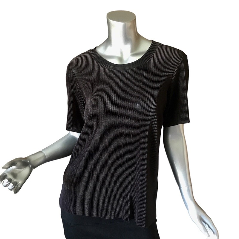 Jaclyn Smith Women’s Small Black Plisse Satin Stretchy Blouse Short Sleeve Top