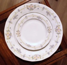 REPLACEMENTS: BELFOR (CARLSBAD). 'ANTONIA SPRING BOUQUET'. PRICED PER PIECE.