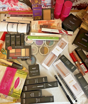 Beauty Mystery Box - 10 Artikel Make-up, Hautpflege & Bad Geschenkset