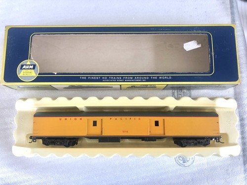 Rivarossi AHM Union Pacific Railroad 85’ Coach 5715 - HO Originalverpackt Sehr guter Zustand | Condition: Used