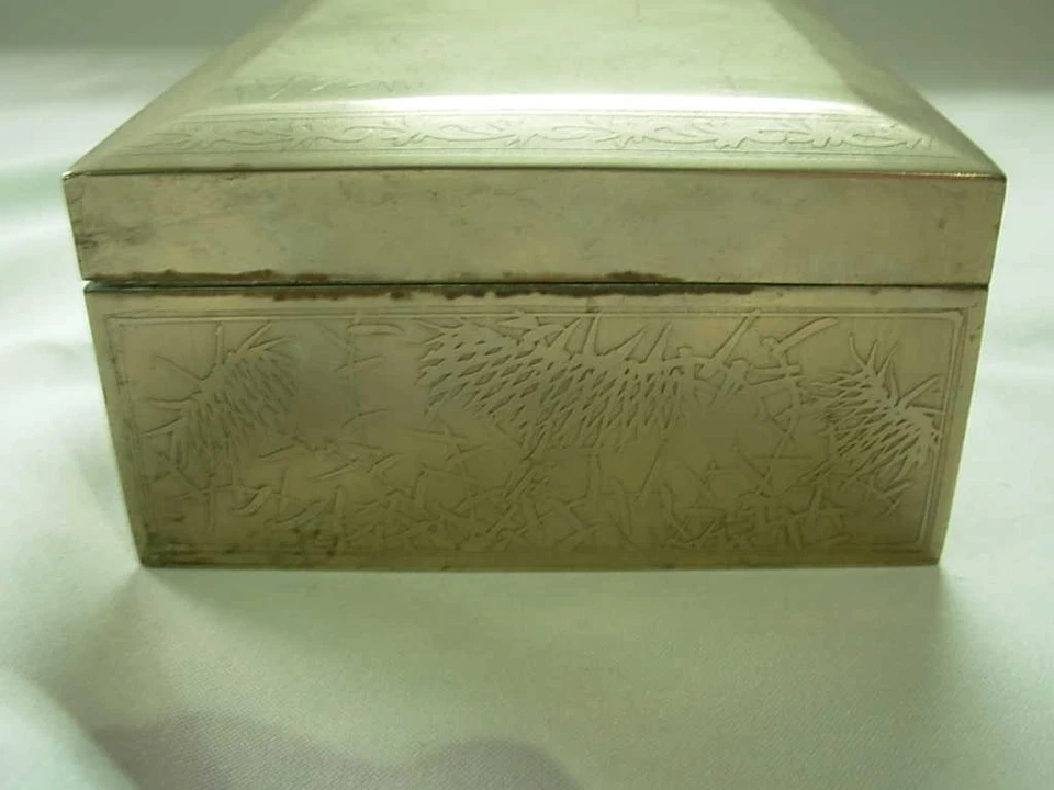中国出口银雪茄 TOBACCO 盒 ~ 木质衬里雕刻 ~ 古董 — 第 3/4 张图片