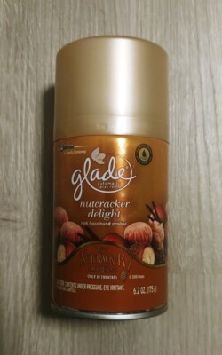 Glade Nutcracker Delight Automatic Spray Refill 6.2 oz Rich Hazelnut & Praline