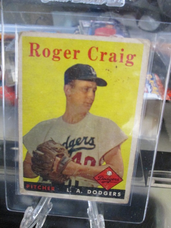Roger Craig 1958 Topps #194 Los Angeles Dodgers NMT, ready for grading