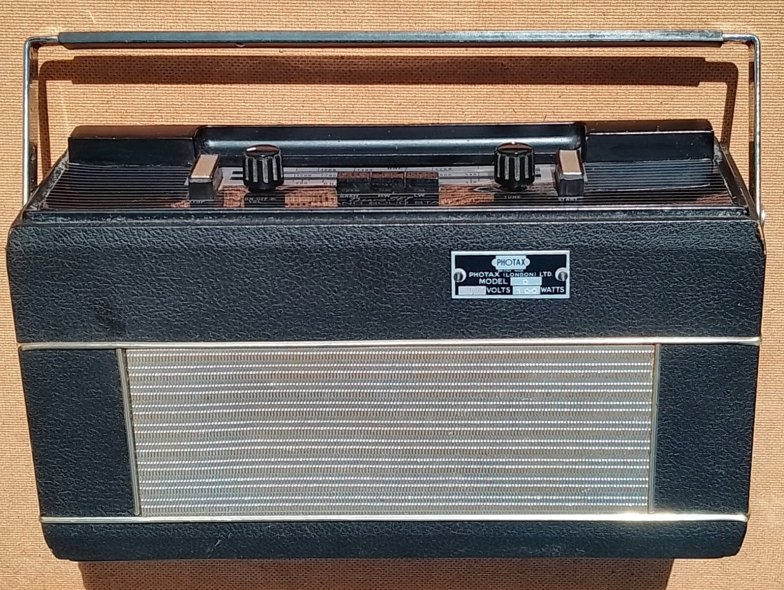 DISCATRON DISCASET PORTABLE VINTAGE RECORD PLAYER & VINYL RECORDS 7