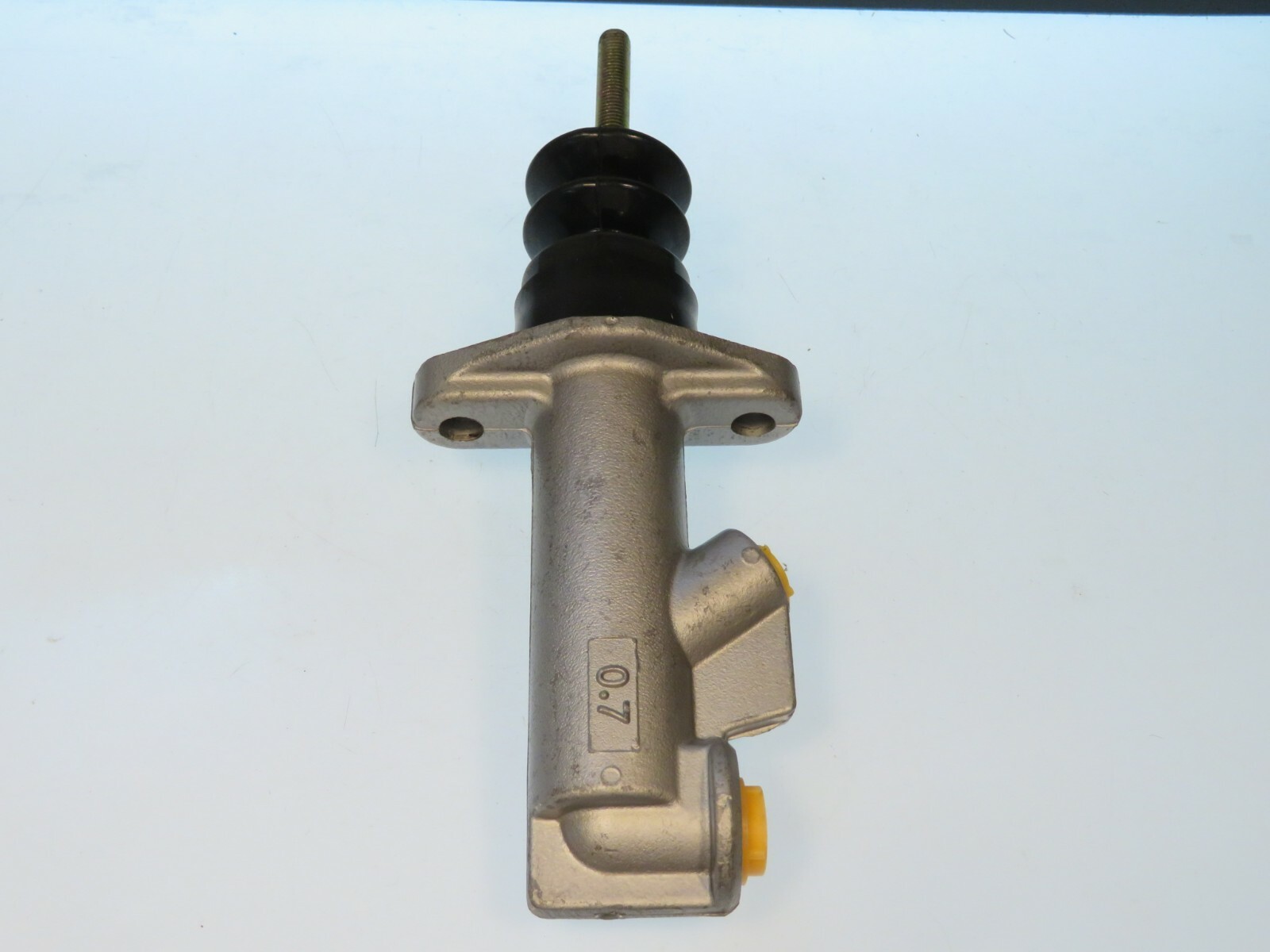 .700" Bore Clutch Master Cylinder Fits Aston Martin DB5 DB6 DBS & Vantage