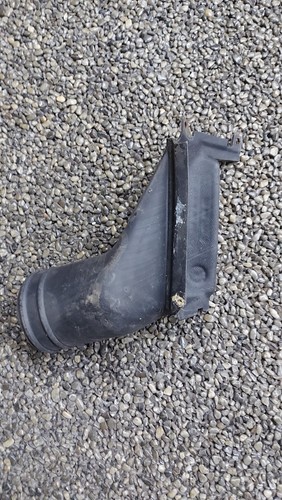 BMW 5er E39 Lichtmaschine Luftrohr Faltenbalg Luftführung Generator 8160855