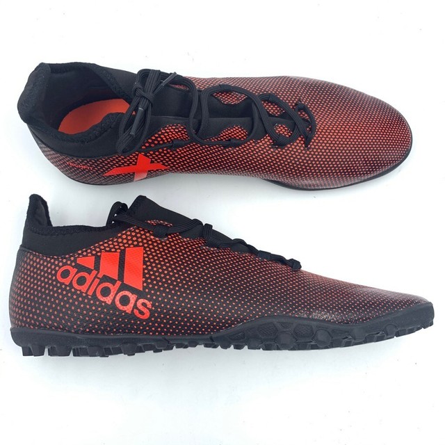 suarez football shoes