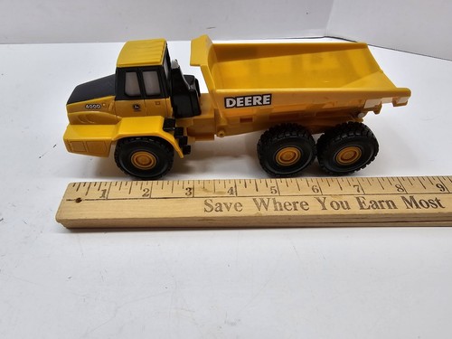 Ertl 1/64 John Deere Articulated Dump Truck - Picture 7 of 7