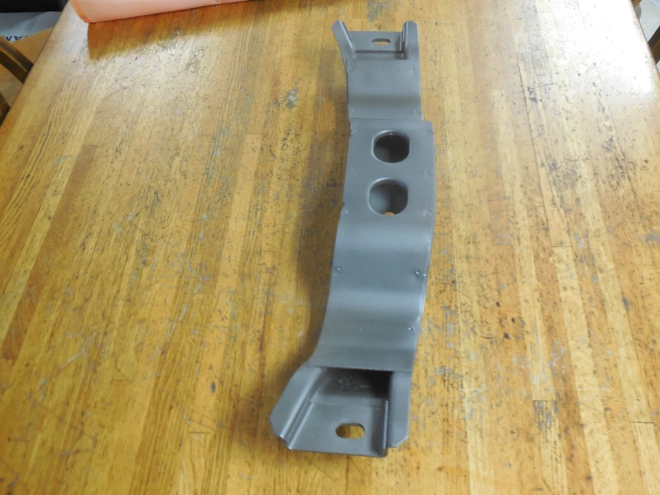 Ford Torino Fairlane Ranchero 1969 351 W 351 transmisión Windsor travesaño Foto 4 de 4