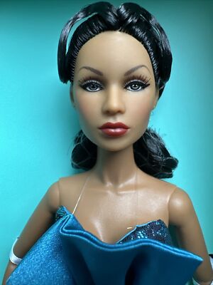INTEGRITY FASHION ROYALTY Winter Shimmer Lady Aurelia Grey Doll