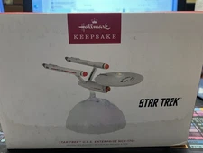 STAR TREK U.S.S. ENTERPRISE NCC-1701 MAGIC LIGHT & SOUND TABLE TOP  DISPLAY