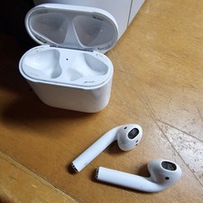 AirPods 2nd Generation Model 2032 White Wireless Earbuds Charging Case A1602