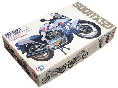 Tamiya 1/6 Scale Model Kit 16025 - Suzuki GSX1100S Katana Motorbike